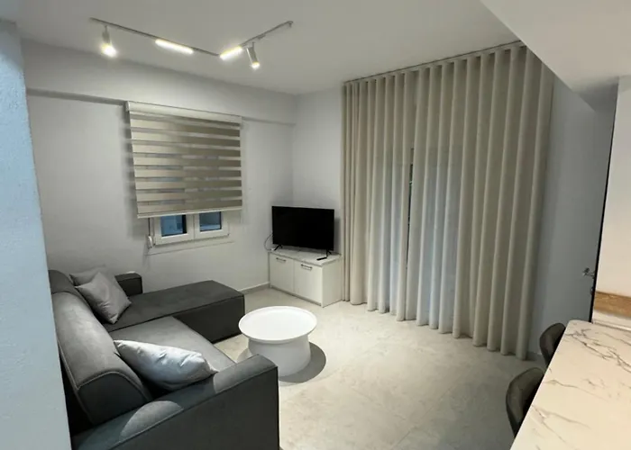 Luxurious Modern פפקוהורי