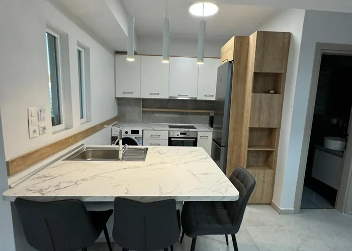 Luxurious Modern פפקוהורי